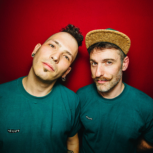 creteetmoustache-booking-lyon-site-carre