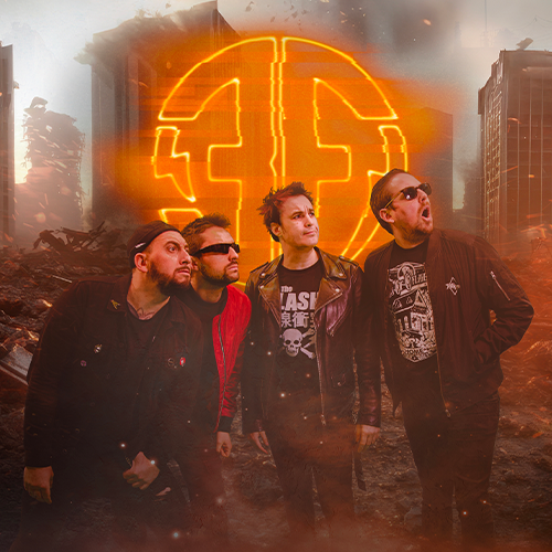 Photo des 4 membres du groupe "Les 3 fromages" avec leur logo orange en fond.